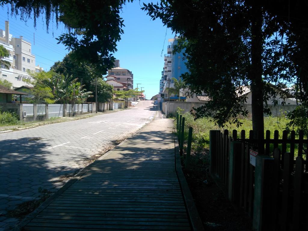 Chales No Centro De Bombinhas Exterior foto